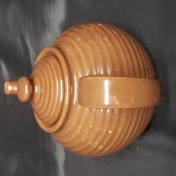 Hues N Brews NWT Vintage Dark Brown Ribbed Teapot - Picture 6 of 6